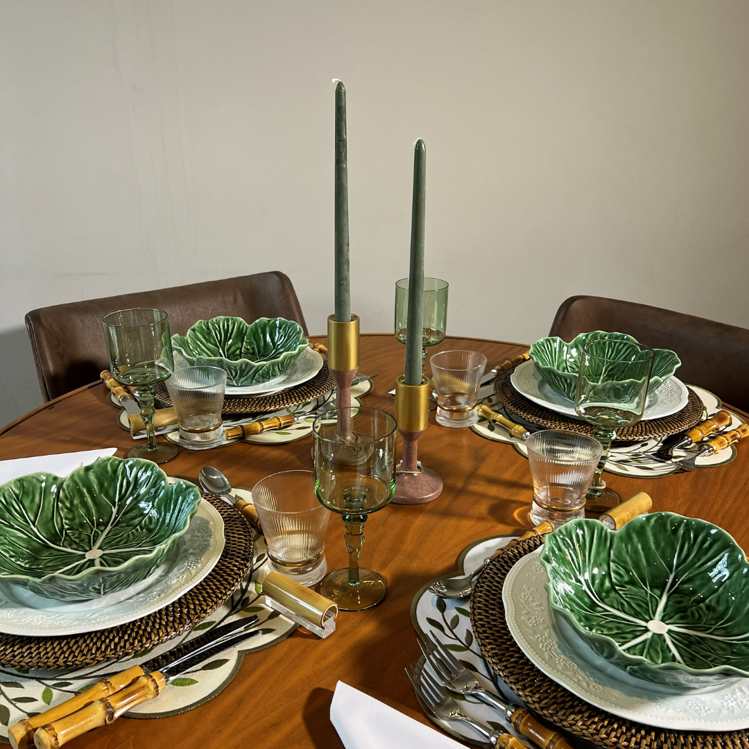 Castiçal de Resina Marrom e Dourado – 20 cm