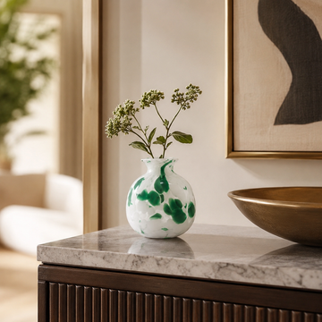 Mini Vaso Decorativo em Vidro Branco com Detalhe Verde