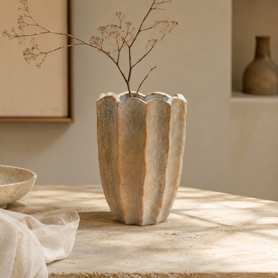 Vaso Decorativo em Cimento Bege e Branco Rústico – Pequeno